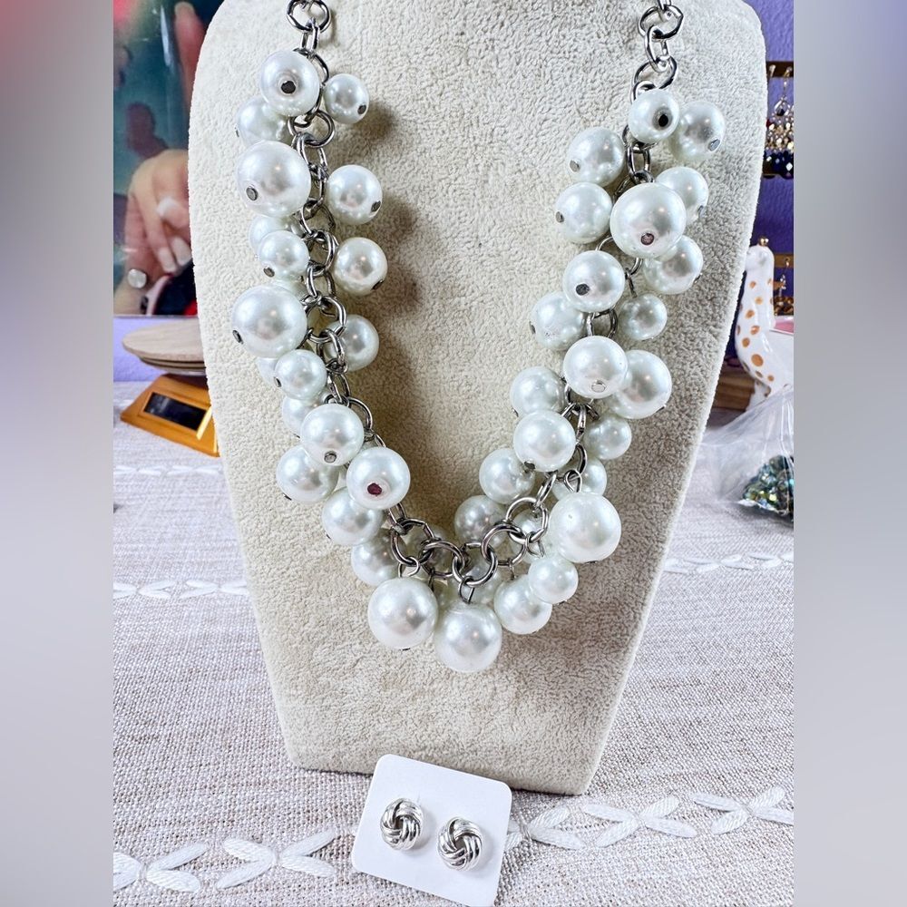 Elegant Silver White Pearl Necklace and Earring Set